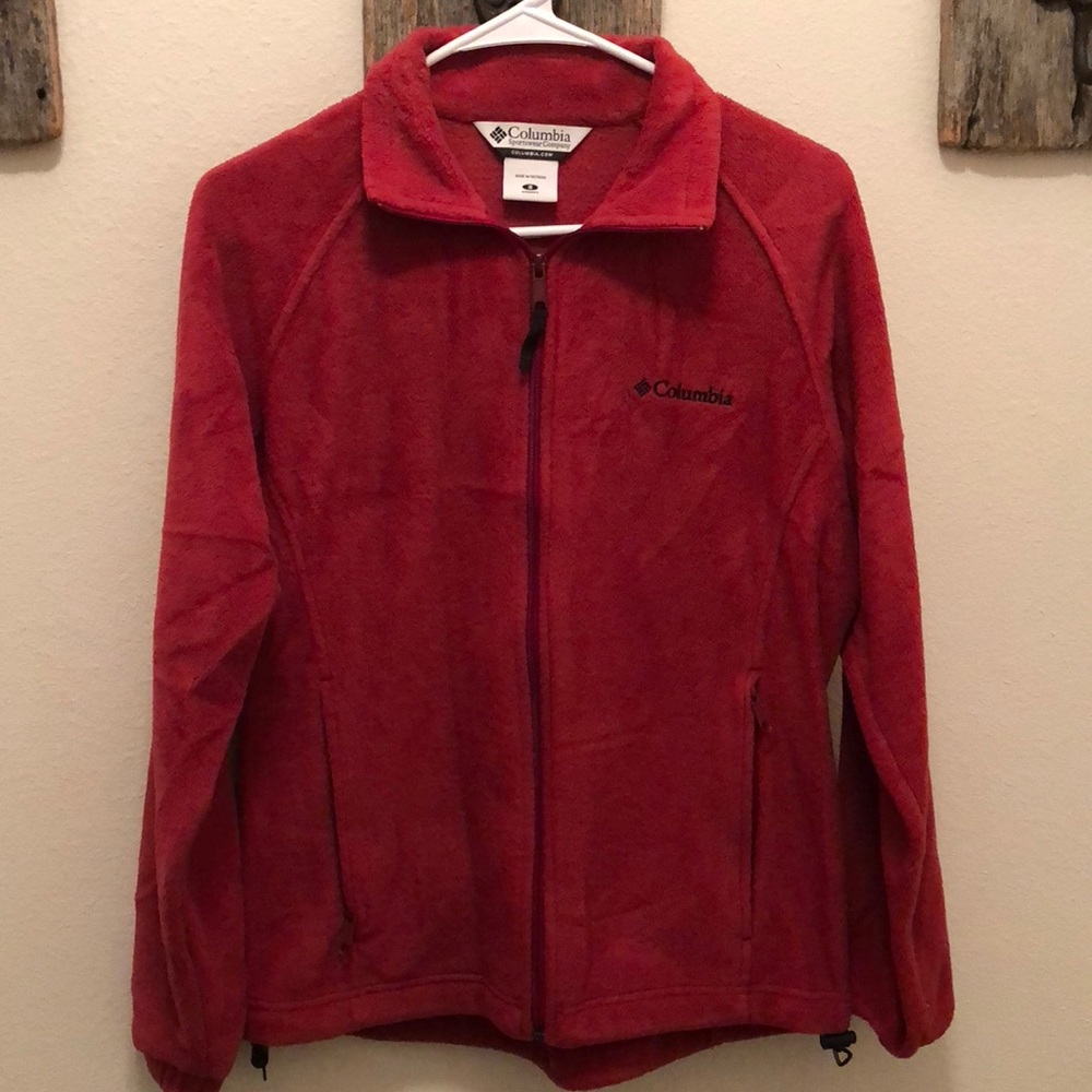 Read Columbia zip up sweater.